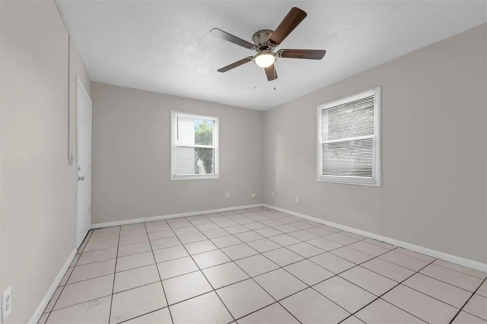 Listing Photo 8