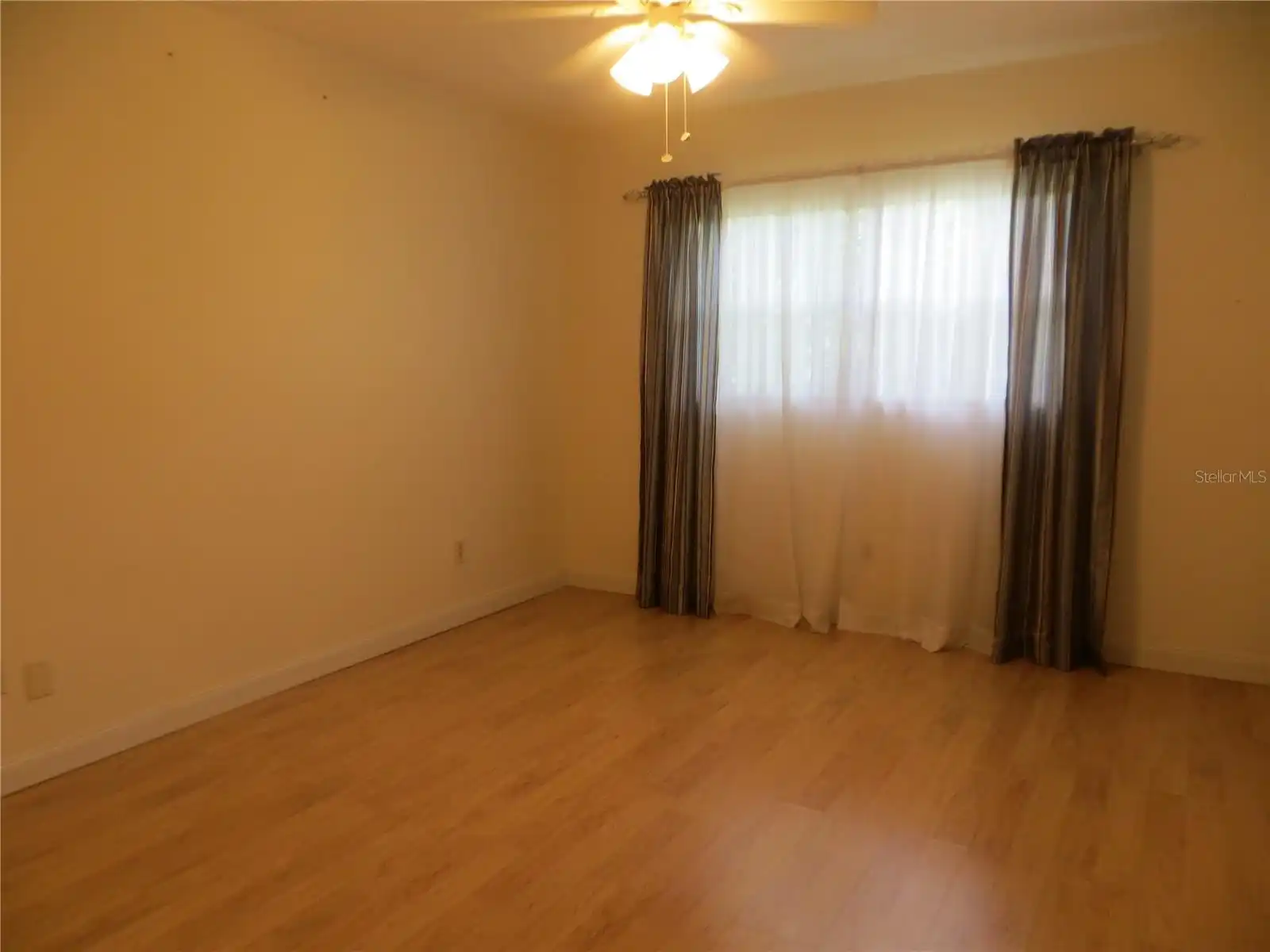 Listing Photo 9