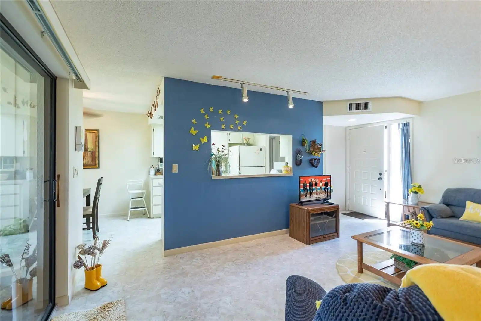 Listing Photo 8