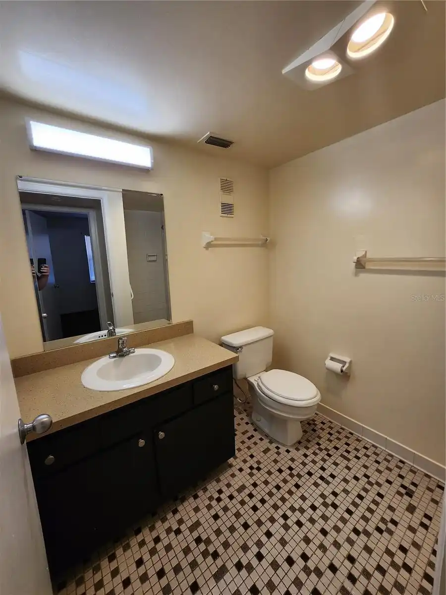 Listing Photo 7