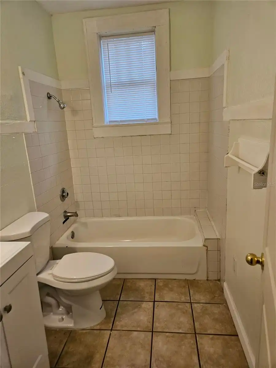 Listing Photo 10