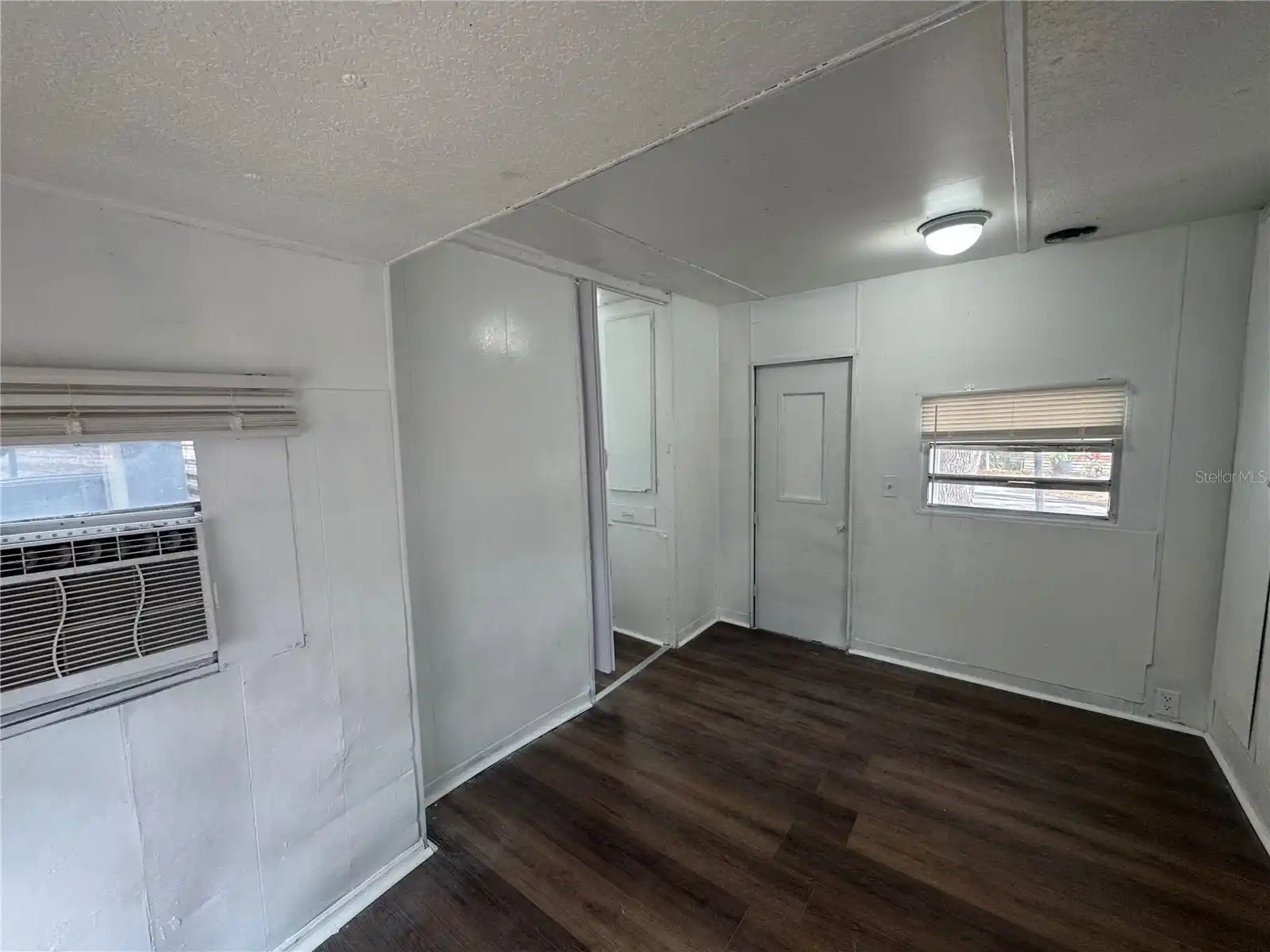 Listing Photo 10
