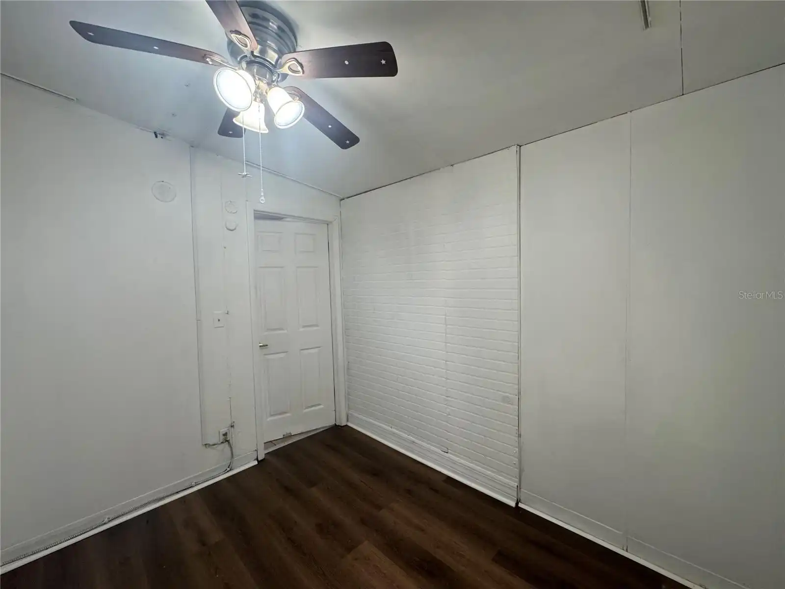 Listing Photo 9