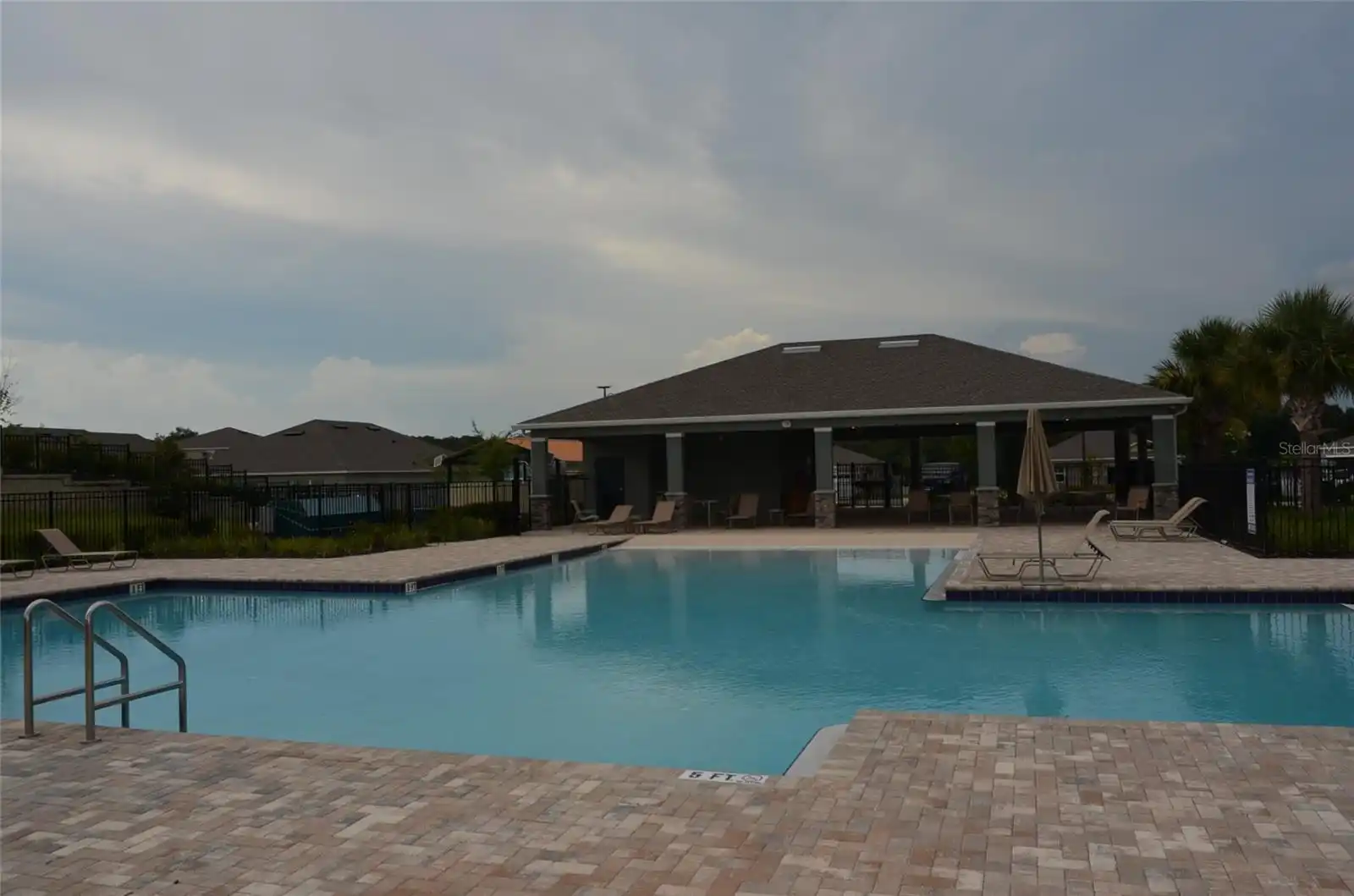 Listing Photo 11