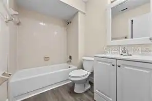 Listing Photo 9