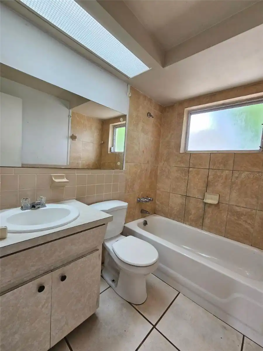 Listing Photo 8