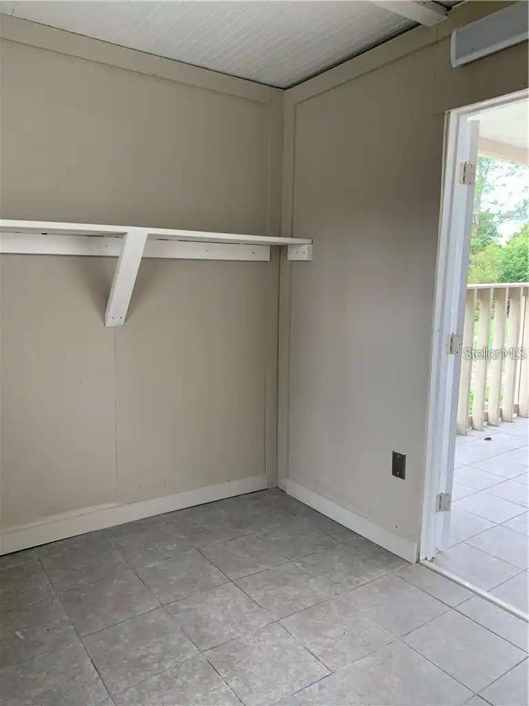 Listing Photo 11