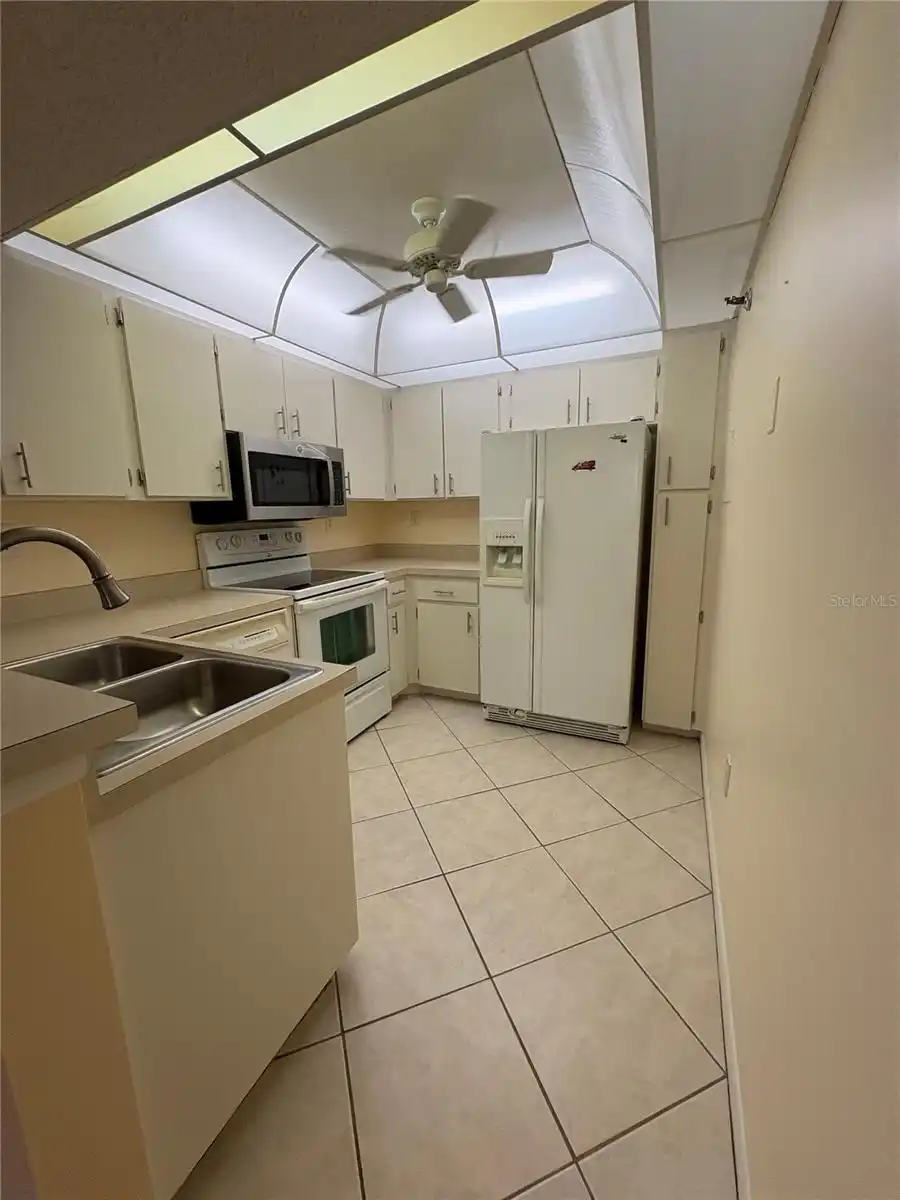 Listing Photo 9