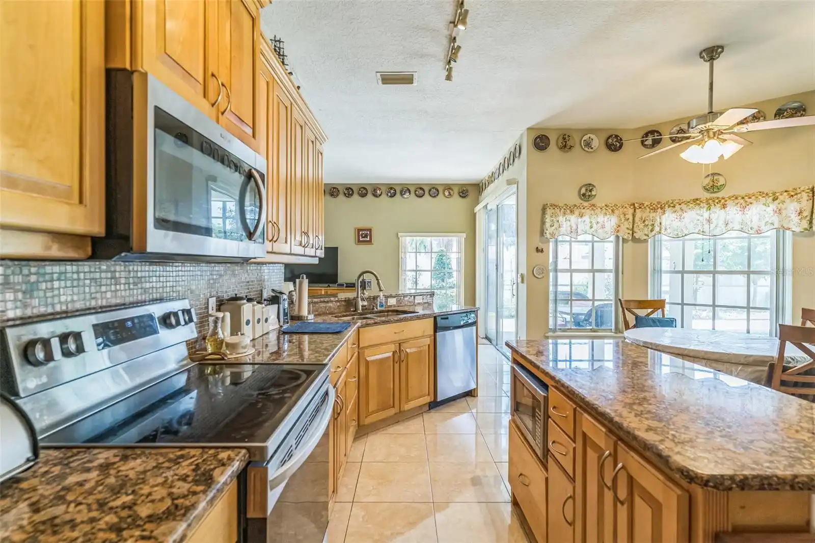 Listing Photo 11