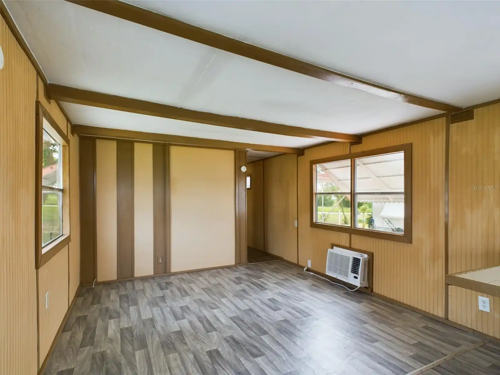 Listing Photo 8