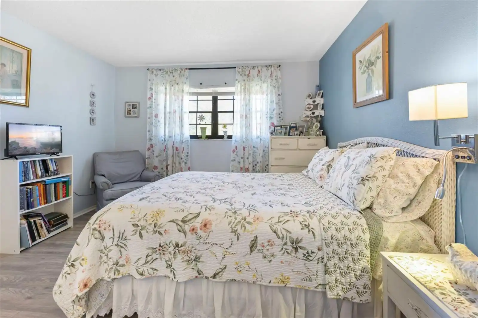 Listing Photo 17
