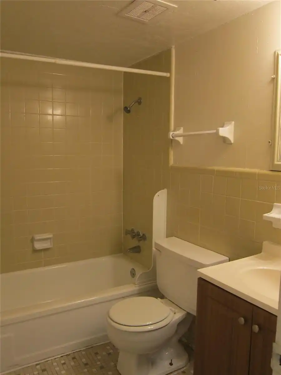 Listing Photo 9