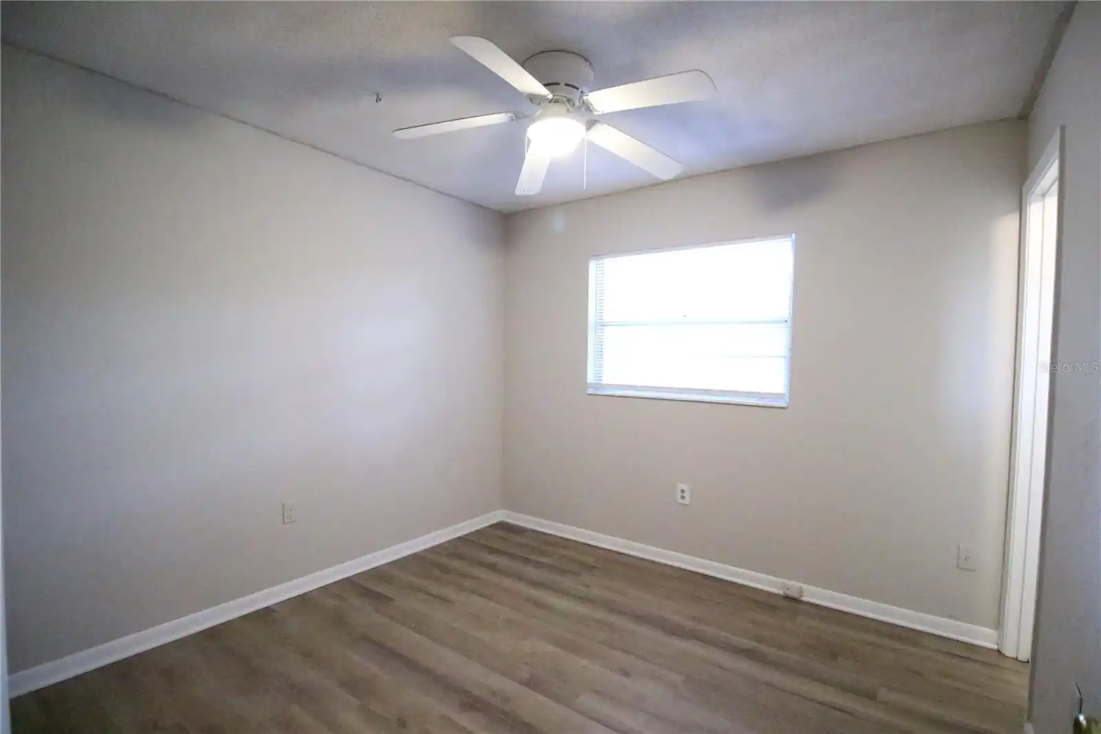 Listing Photo 9