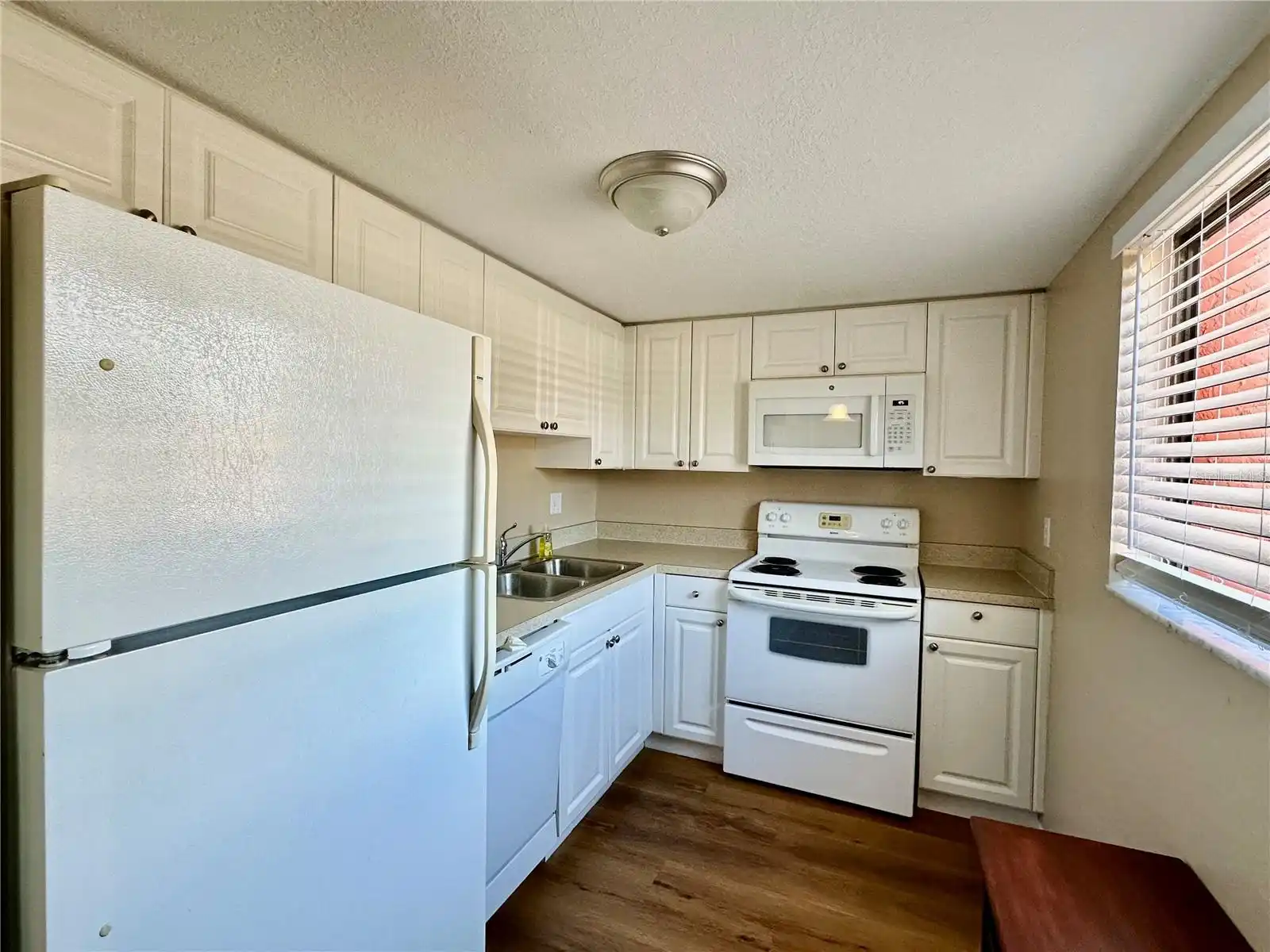 Listing Photo 16