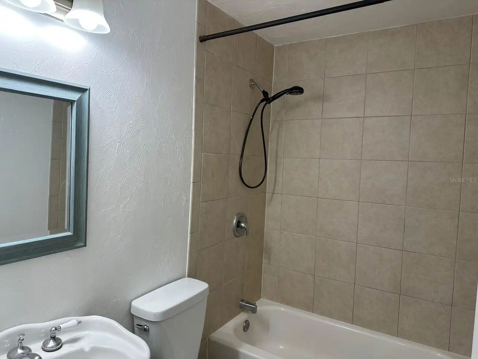 Listing Photo 11