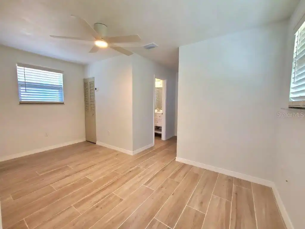 Listing Photo 14