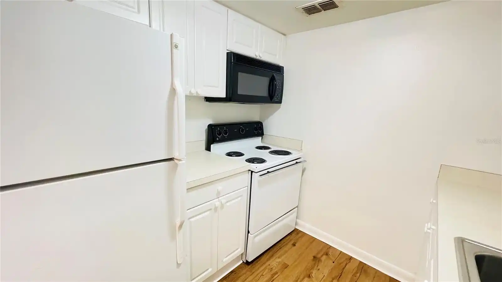 Listing Photo 8