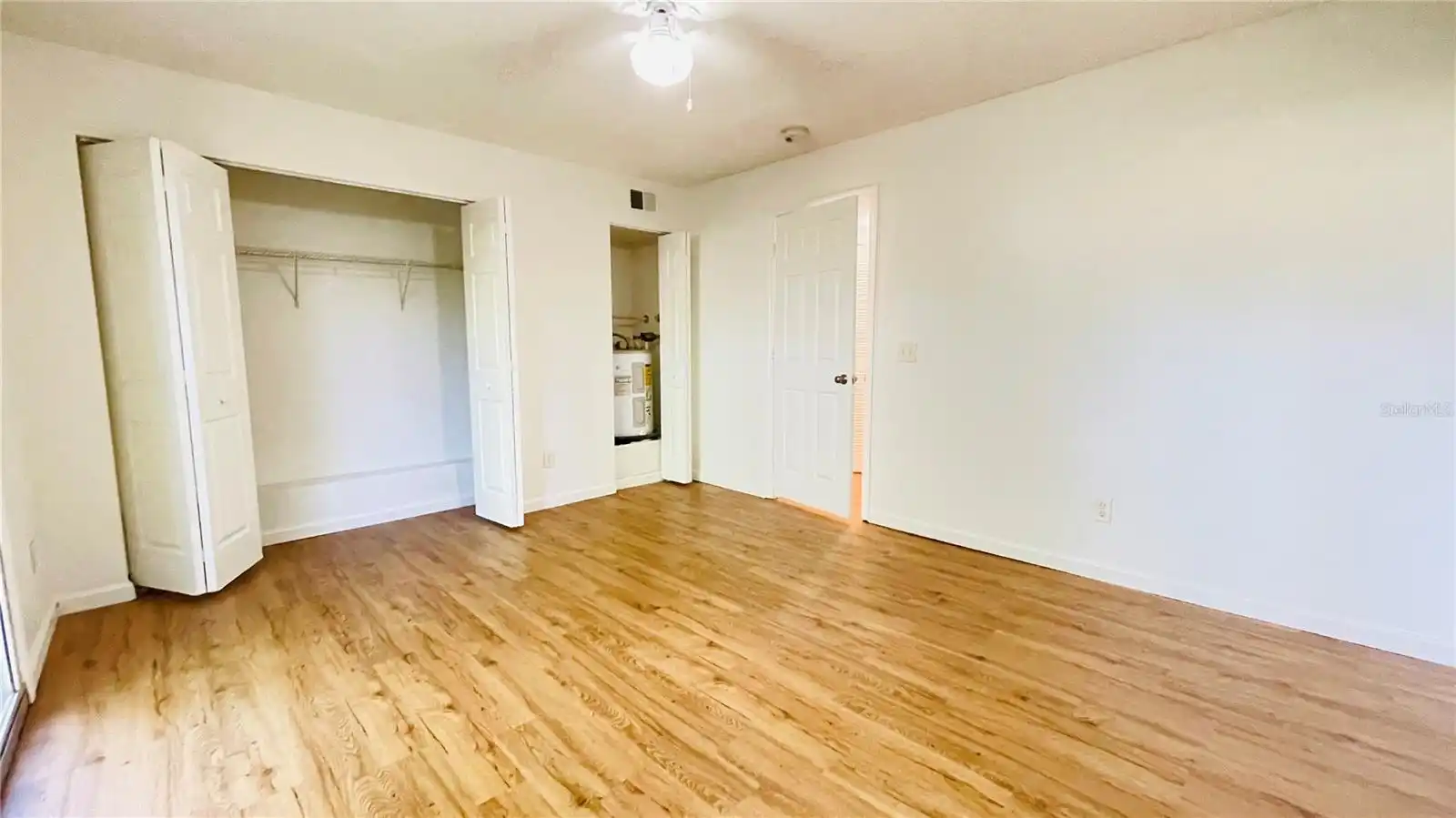 Listing Photo 12