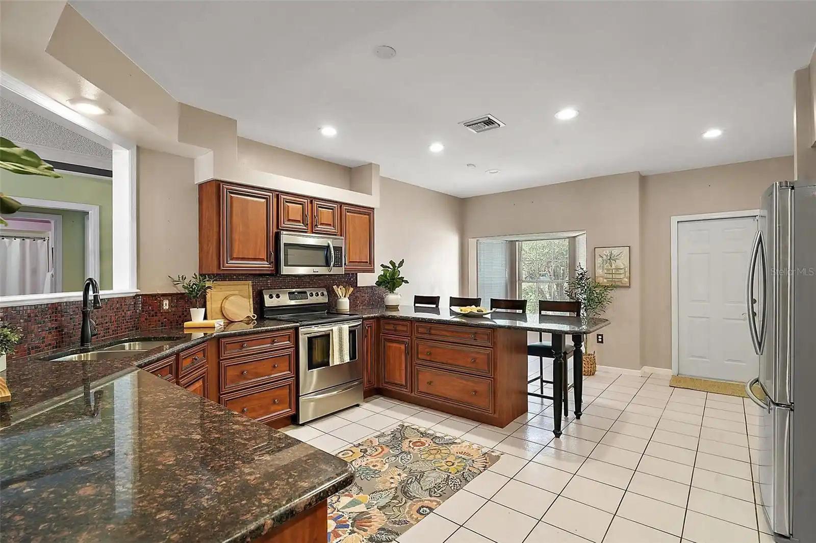 Listing Photo 10