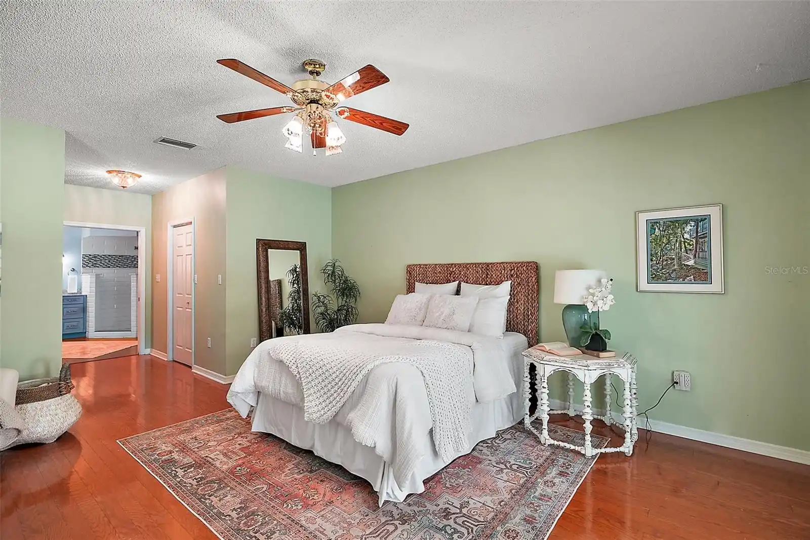 Listing Photo 17