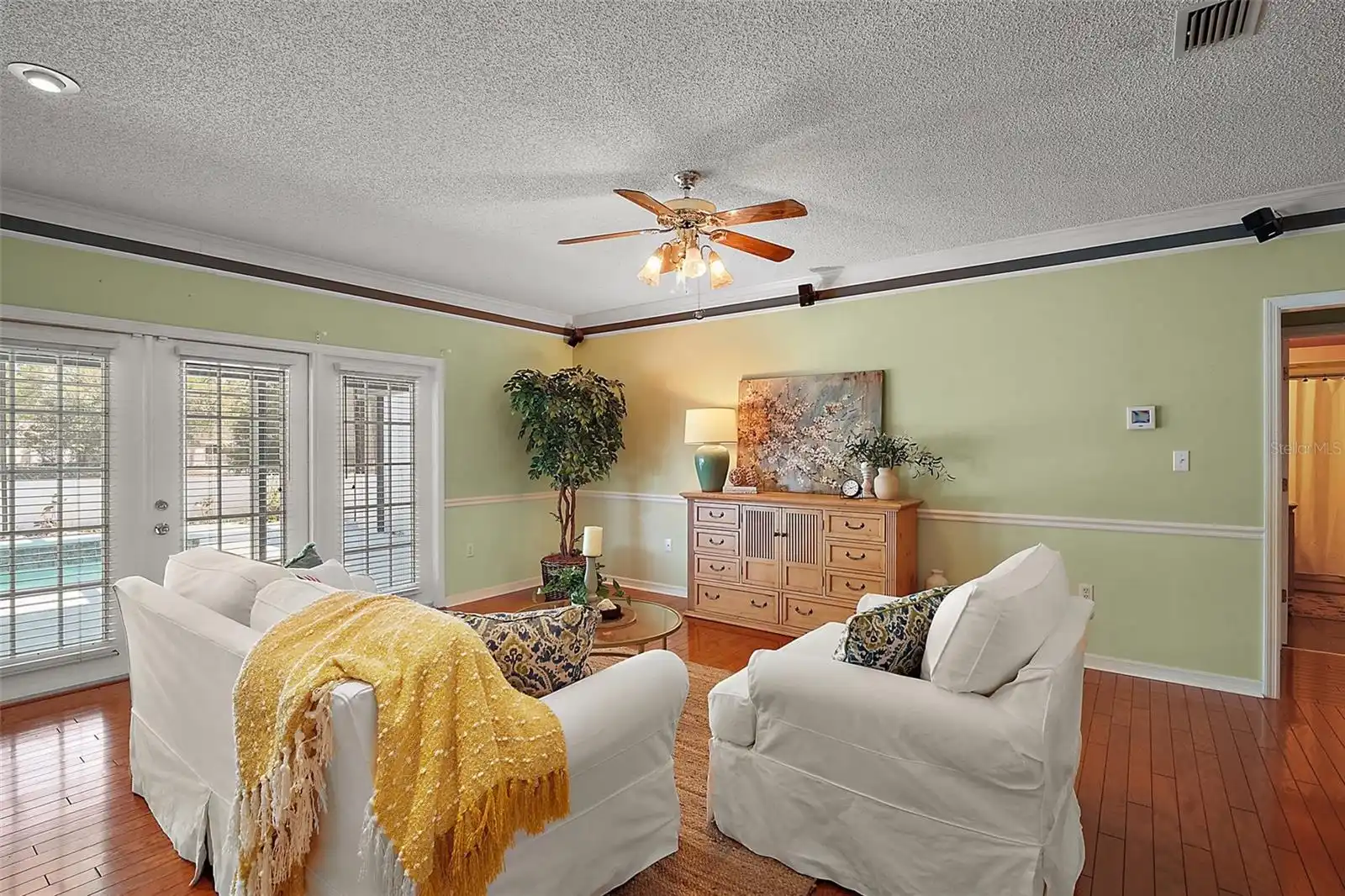 Listing Photo 8
