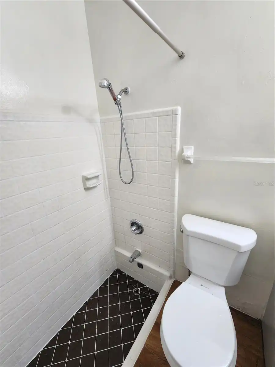 Listing Photo 7