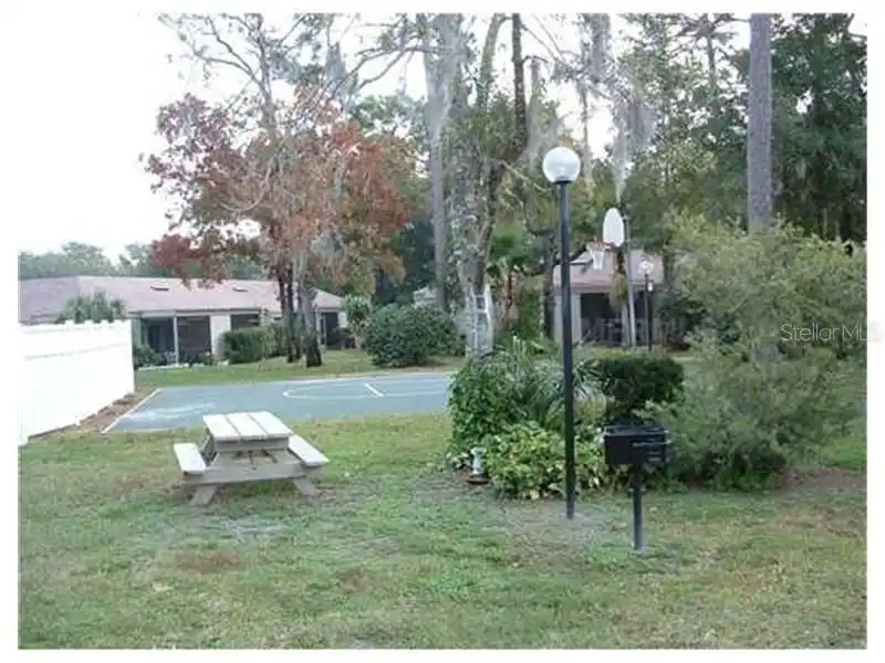 Listing Photo 12