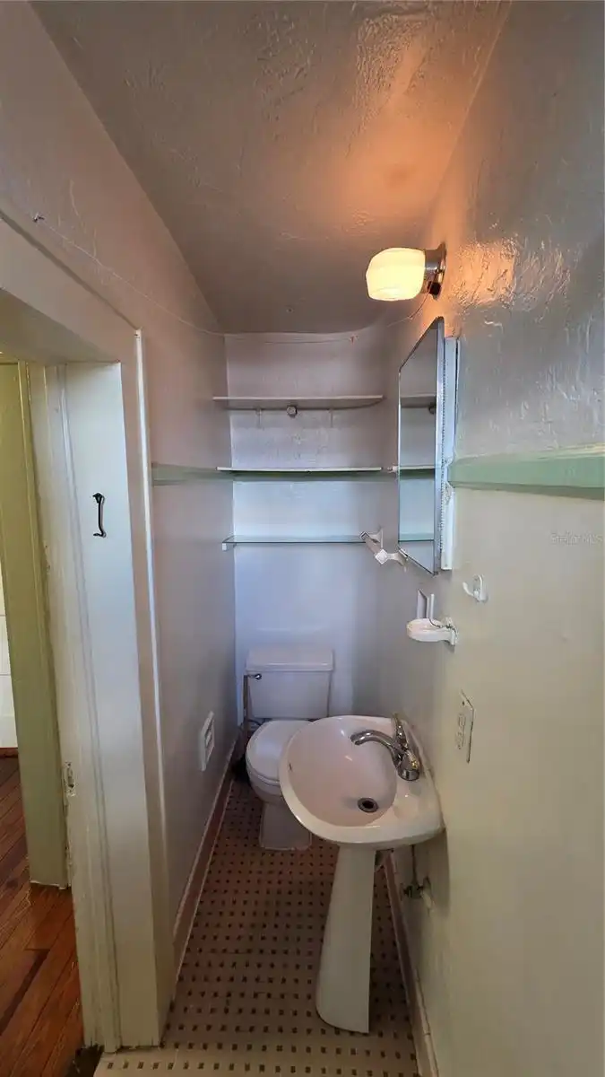 Listing Photo 8