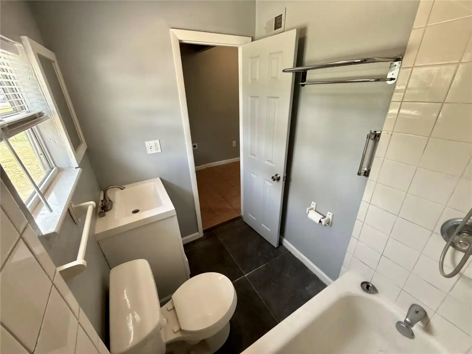 Listing Photo 10