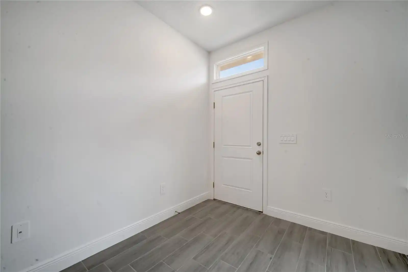 Listing Photo 12