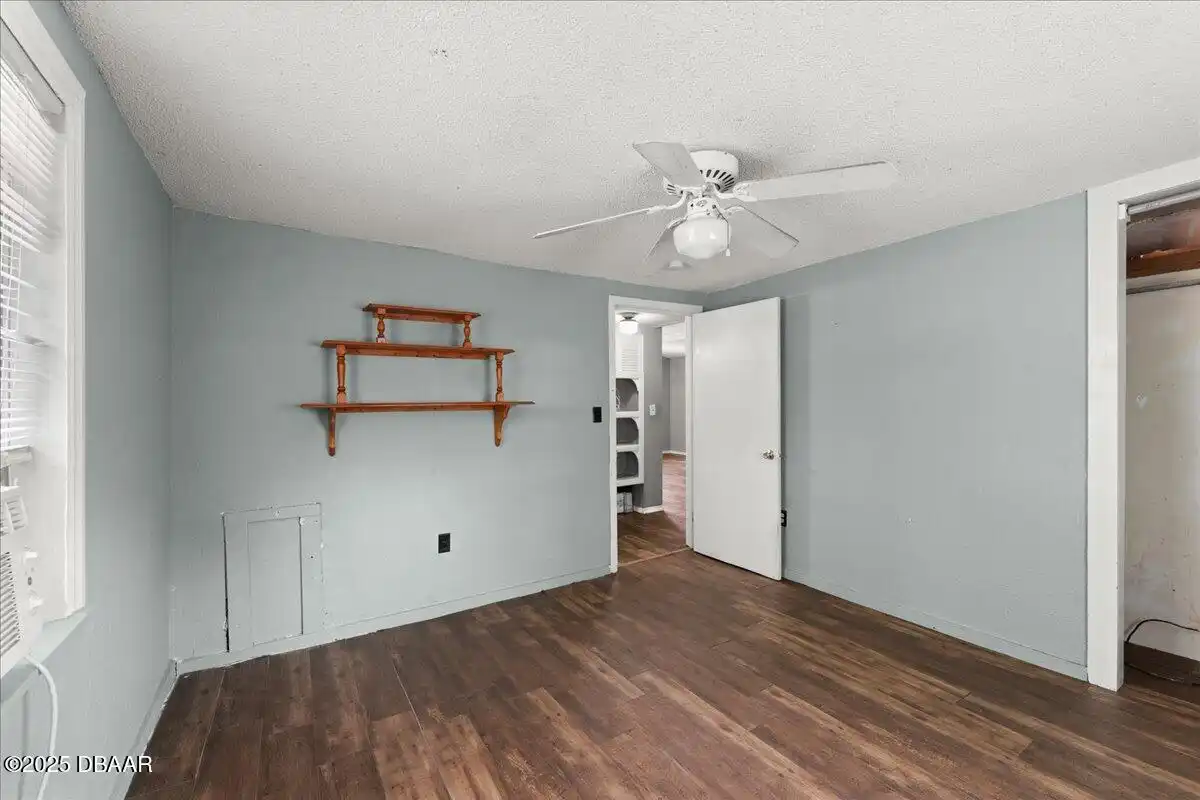 Listing Photo 16