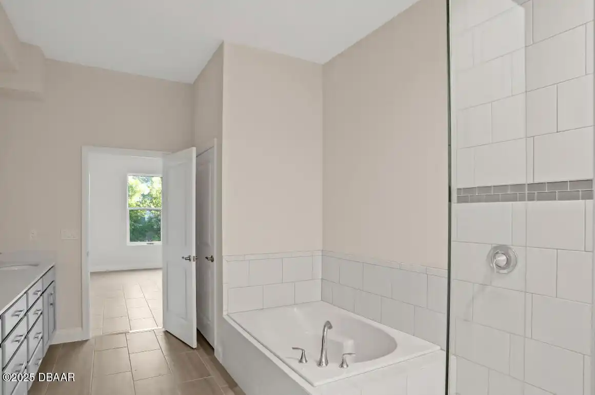 Listing Photo 14