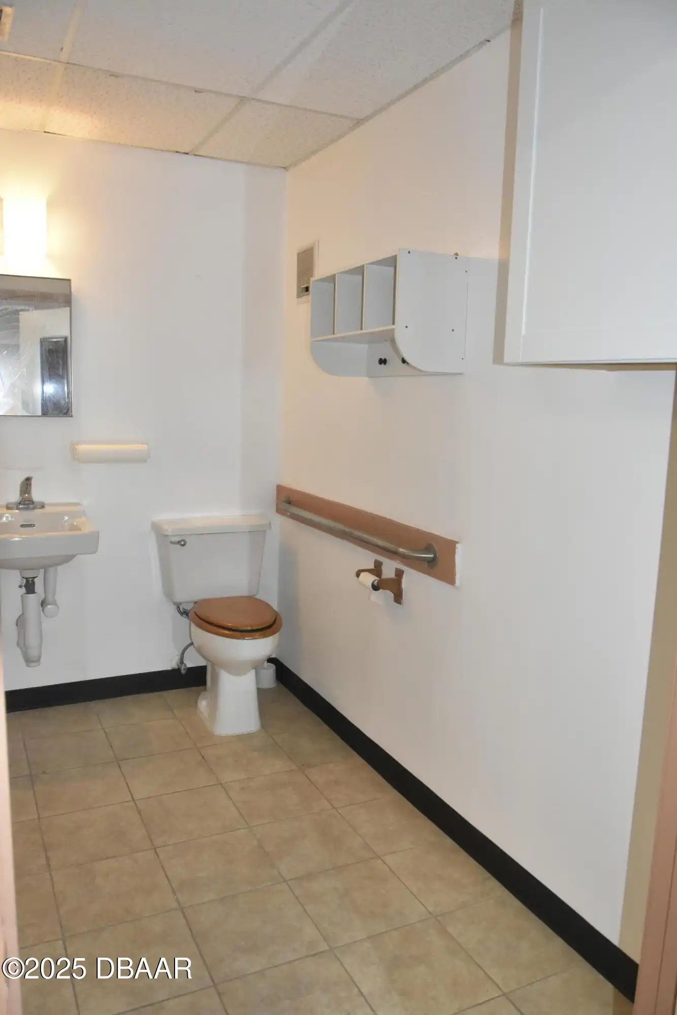 Listing Photo 10
