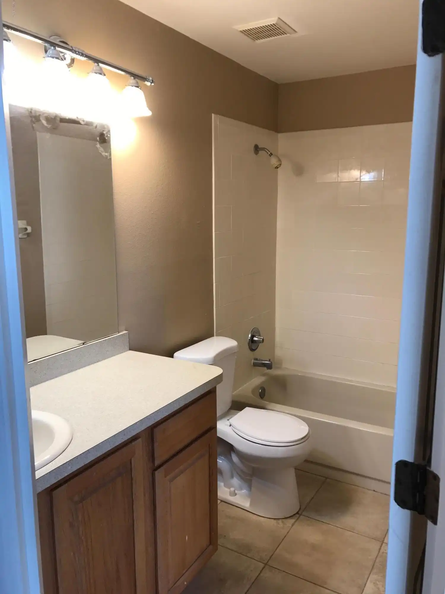 Listing Photo 12