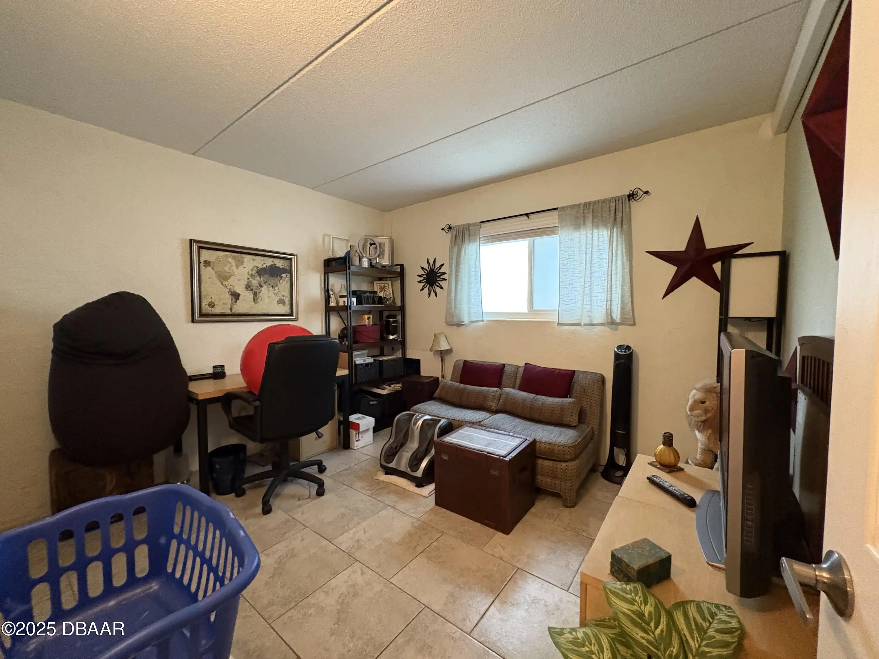 Listing Photo 12