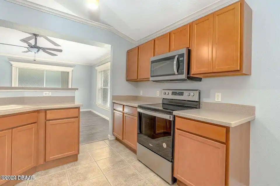 Listing Photo 10