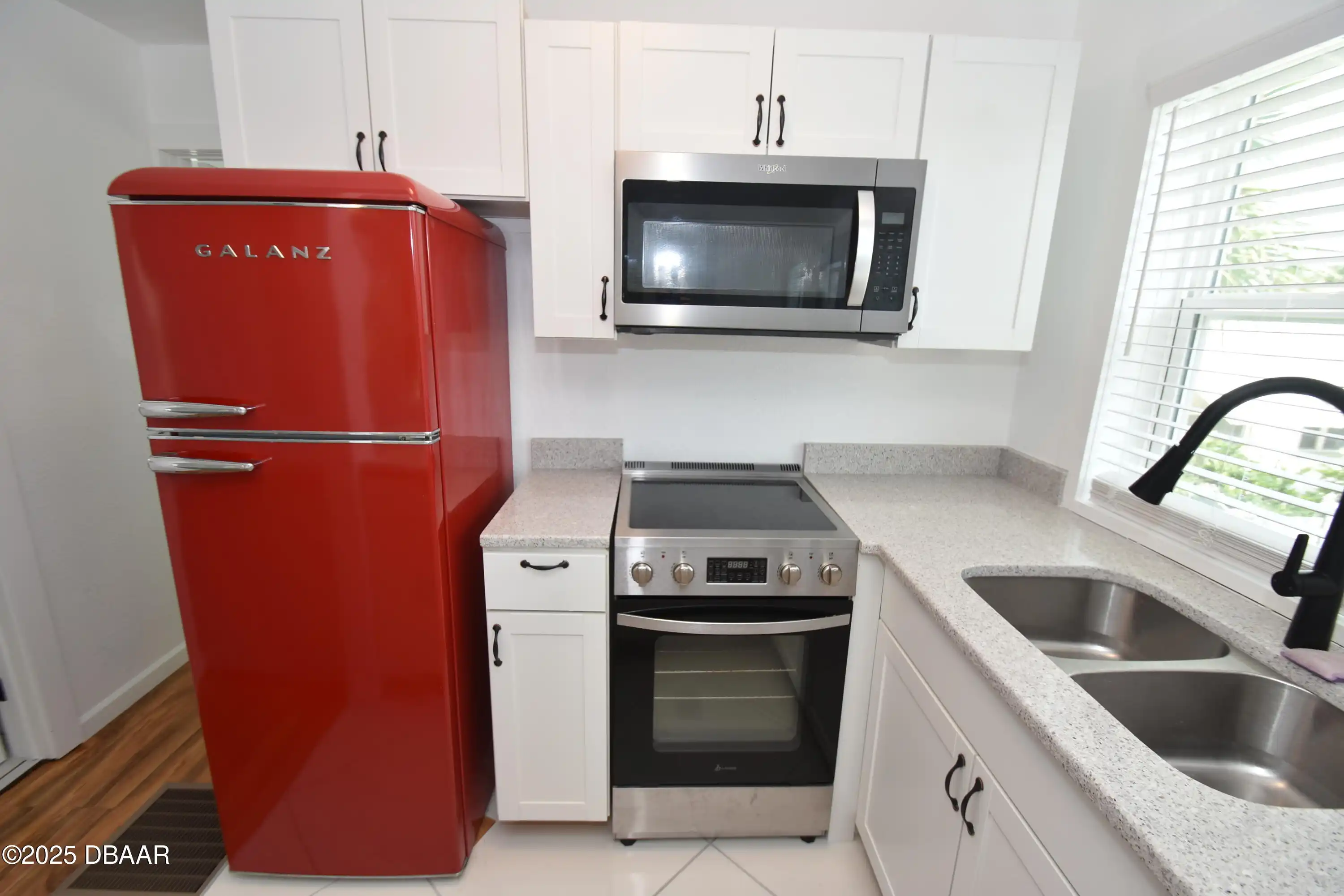 Listing Photo 8