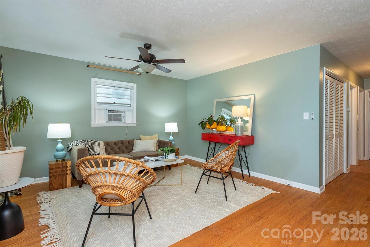 Listing Photo 8