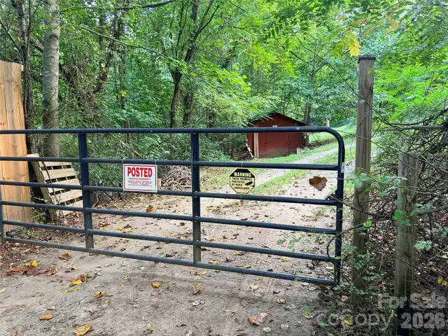 Listing Photo 11