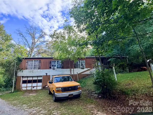 Listing Photo 12