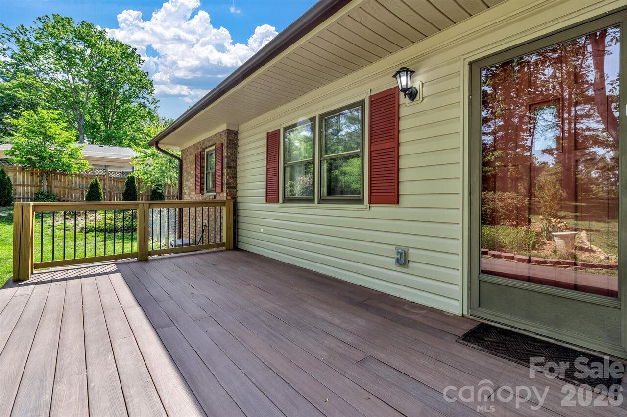 Listing Photo 6