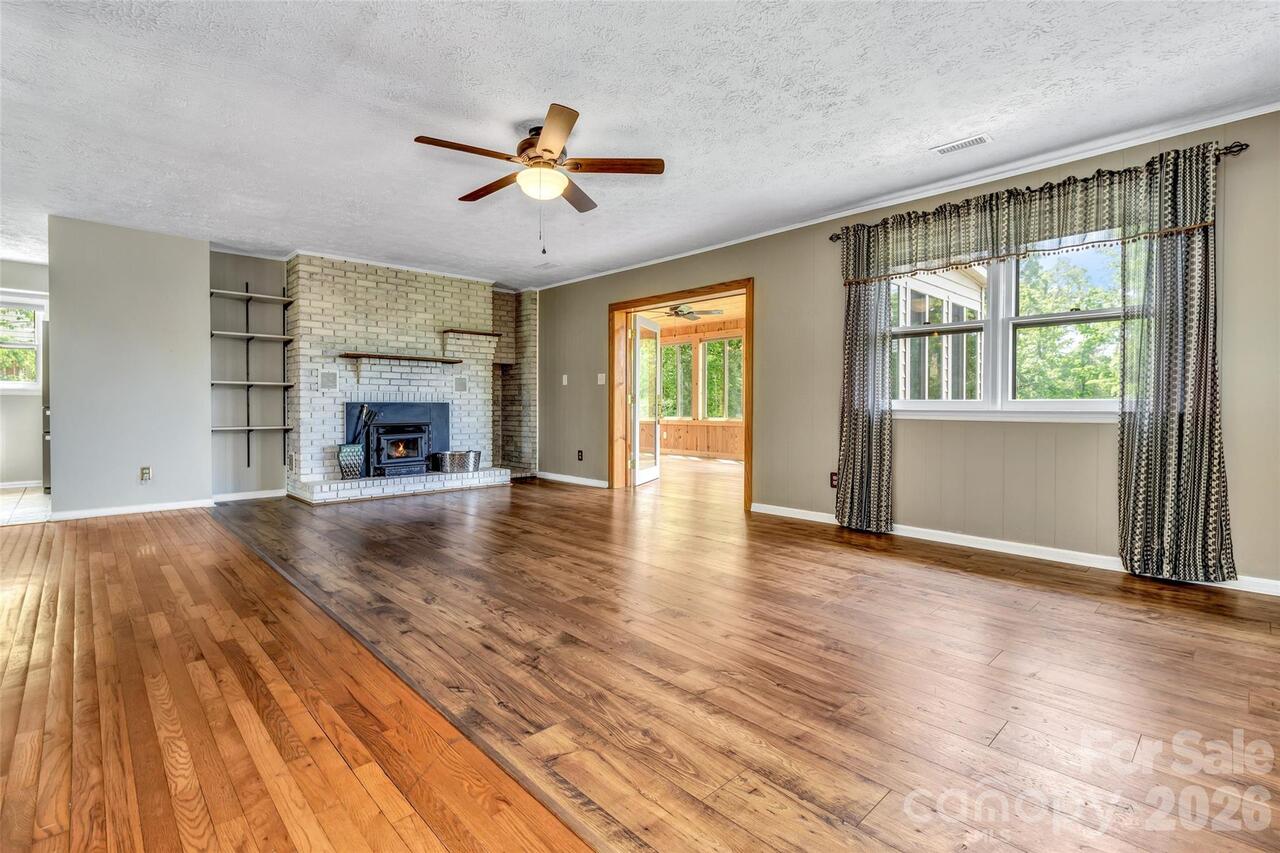 Listing Photo 15