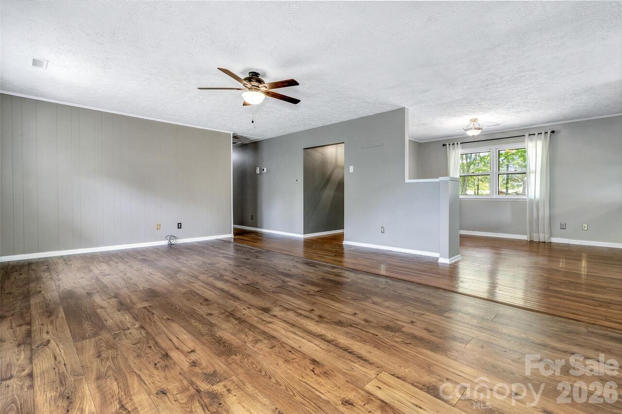 Listing Photo 16