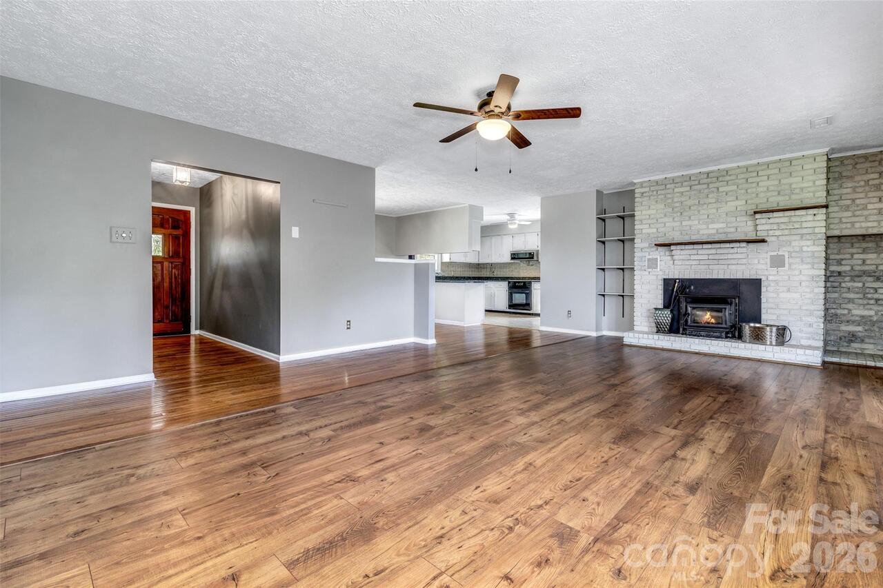 Listing Photo 17