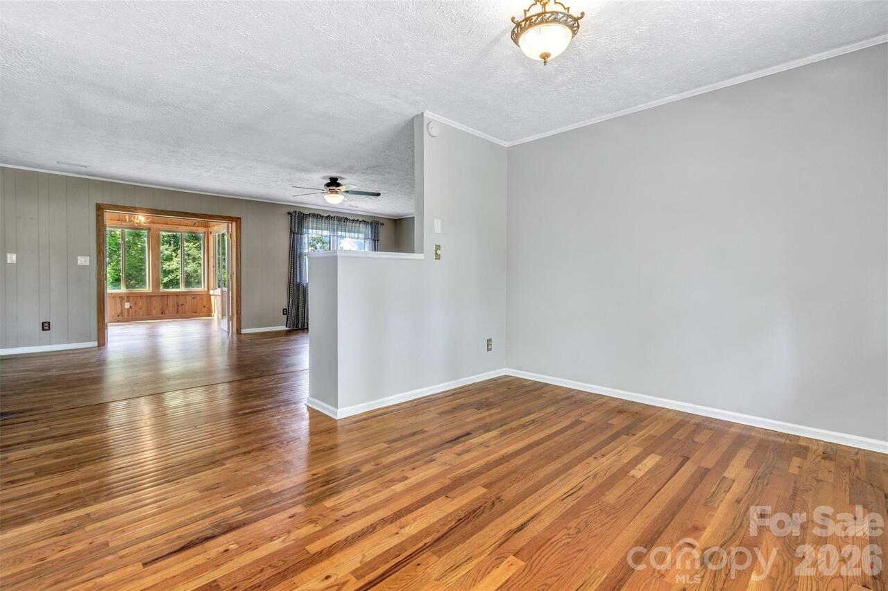 Listing Photo 28