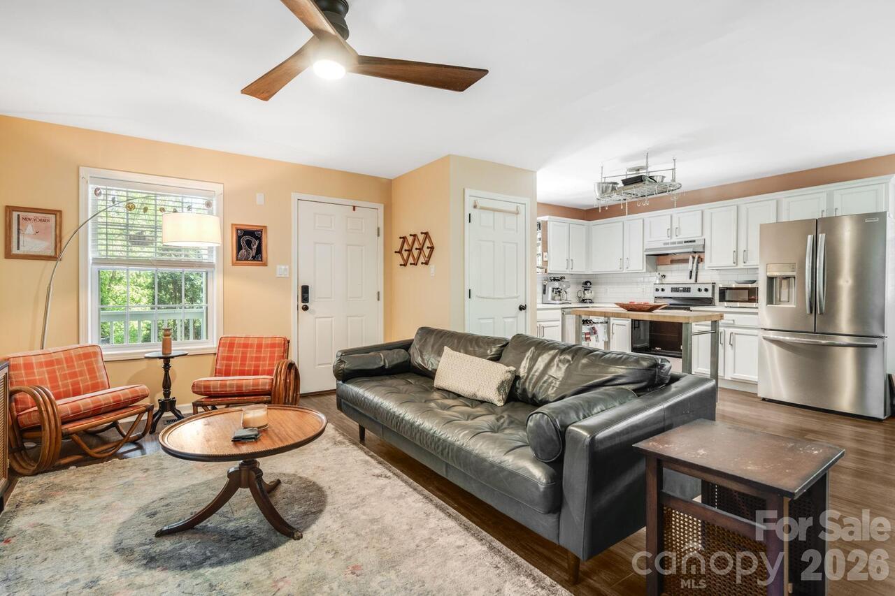 Listing Photo 6