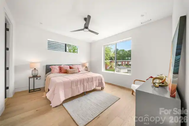 Listing Photo 14