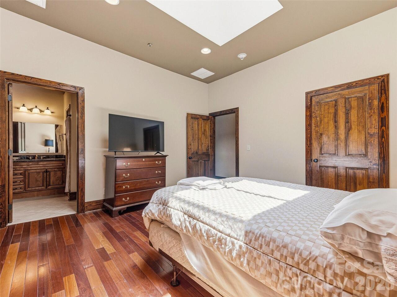 Listing Photo 15