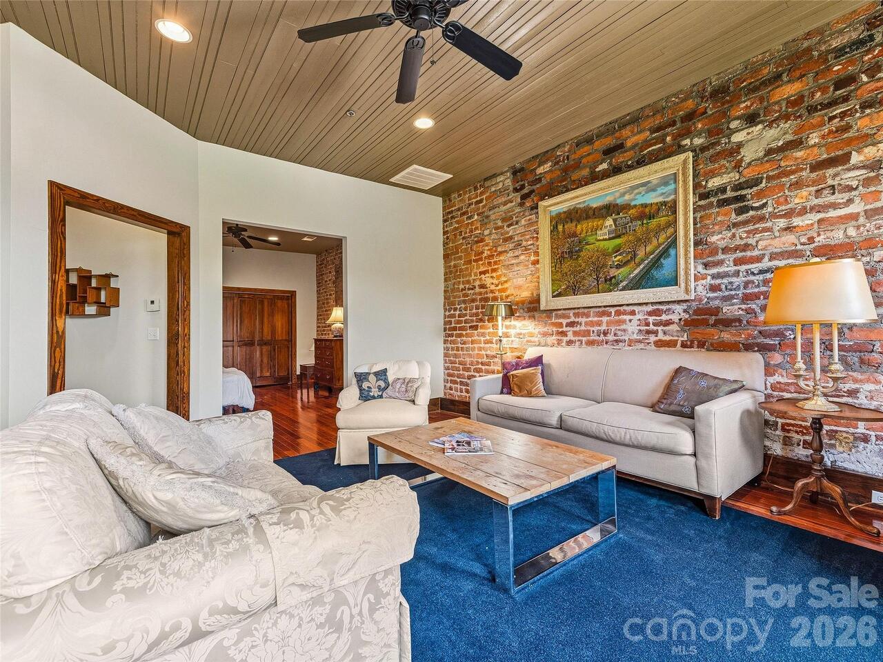 Listing Photo 19