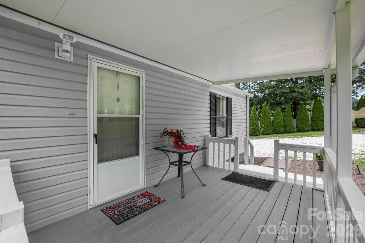 Listing Photo 10